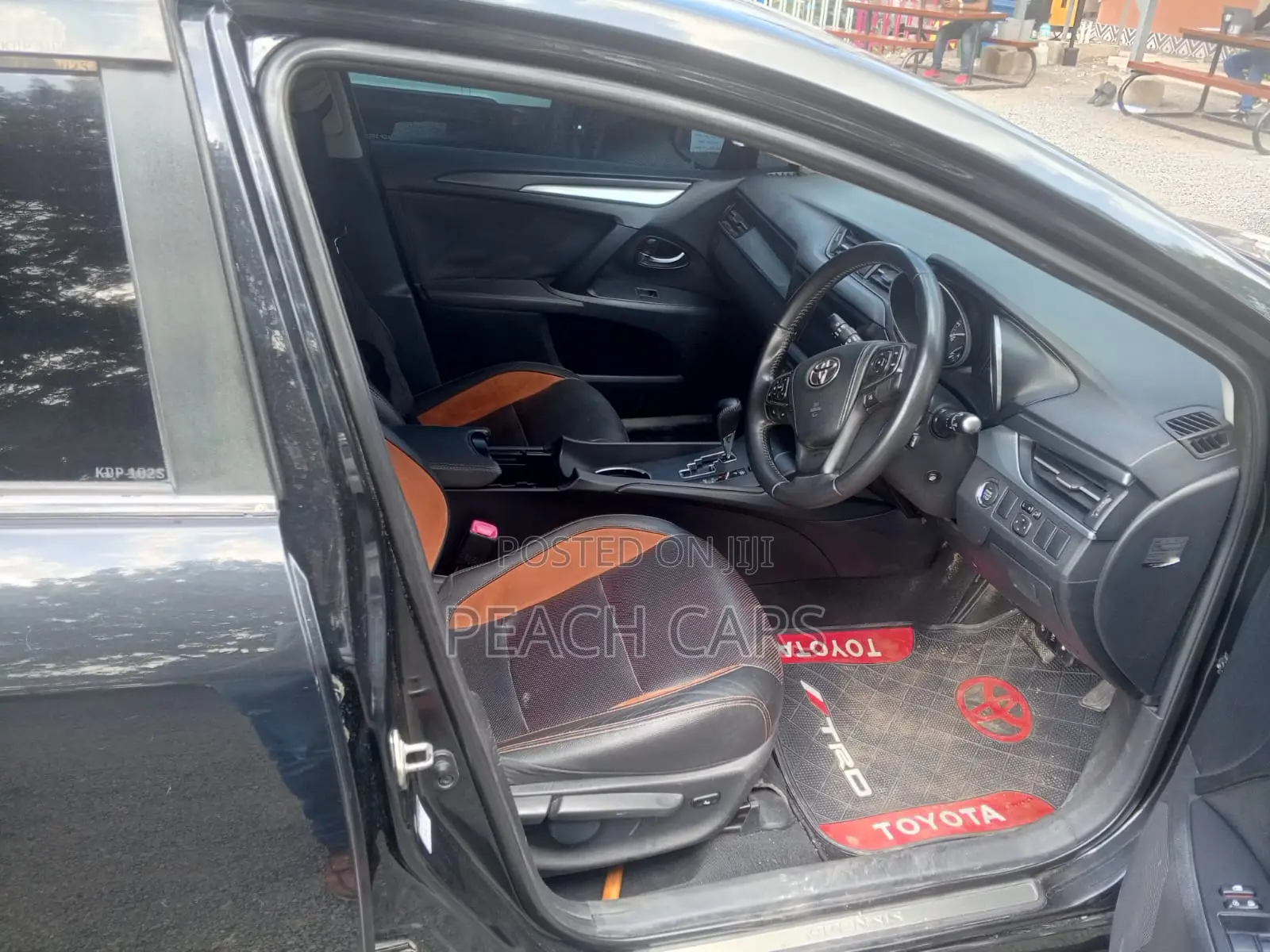 Toyota Avensis 2016 Black
