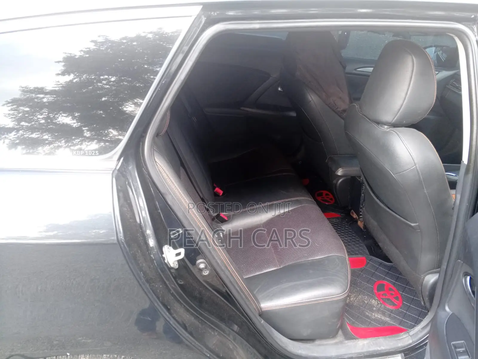 Toyota Avensis 2016 Black