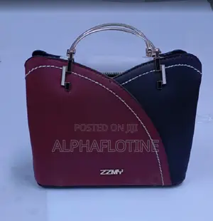Two-Tone Aesthetics Zzmy Stylish and Compact Structured Purse