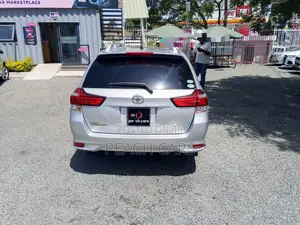 Toyota Corolla Fielder 2018 Silver