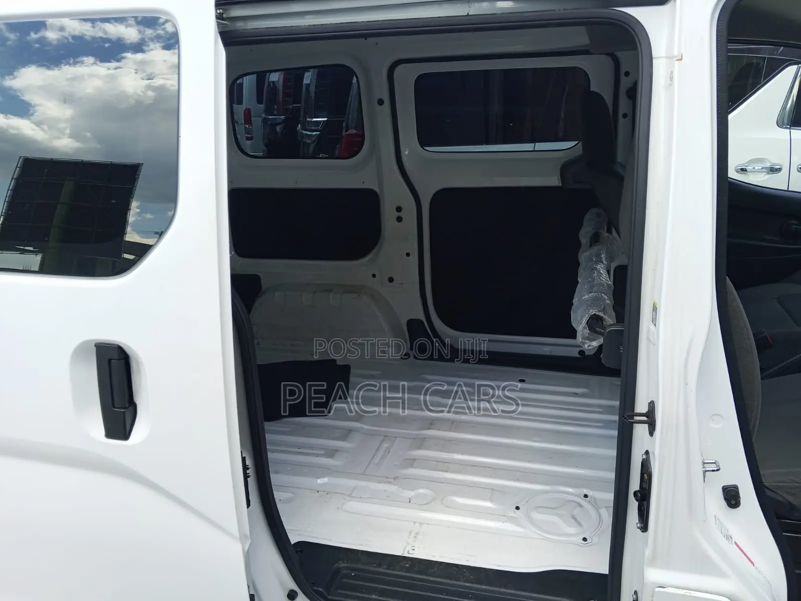 Nissan NV200 2019 White