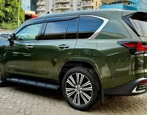 Lexus LX 2022 Green