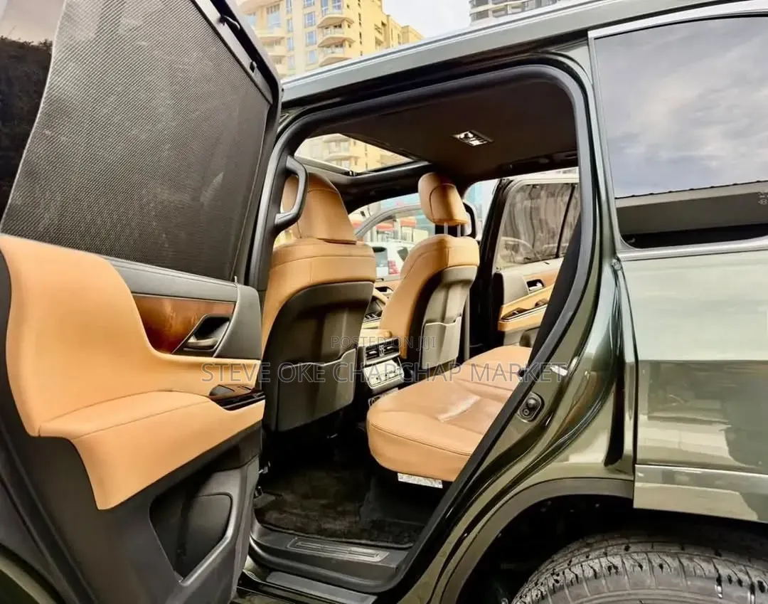 Lexus LX 2022 Green
