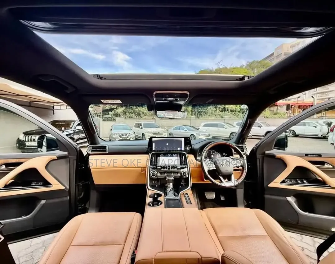 Lexus LX 2022 Green