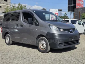 Nissan NV200 2019 Brown