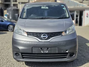 Nissan NV200 2019 Brown