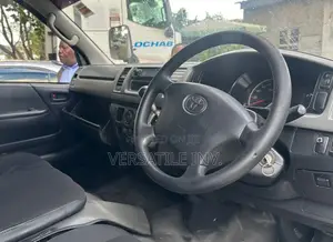 Toyota HiAce 2012 White