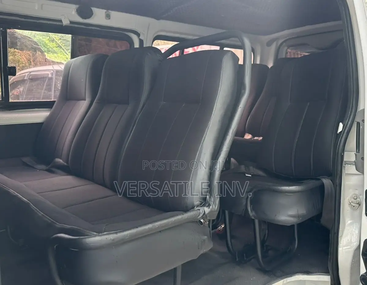 Toyota HiAce 2012 White