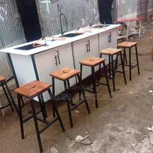 Portable Laboratory Table Full Equipped With 3 Sinks.