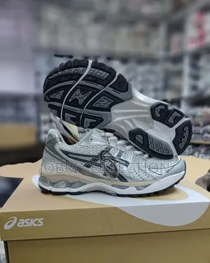 Asics Gel-Kayano 14 Sneakers