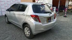 Toyota Vitz 2014 Silver