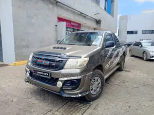 Toyota Hilux 2015 Brown