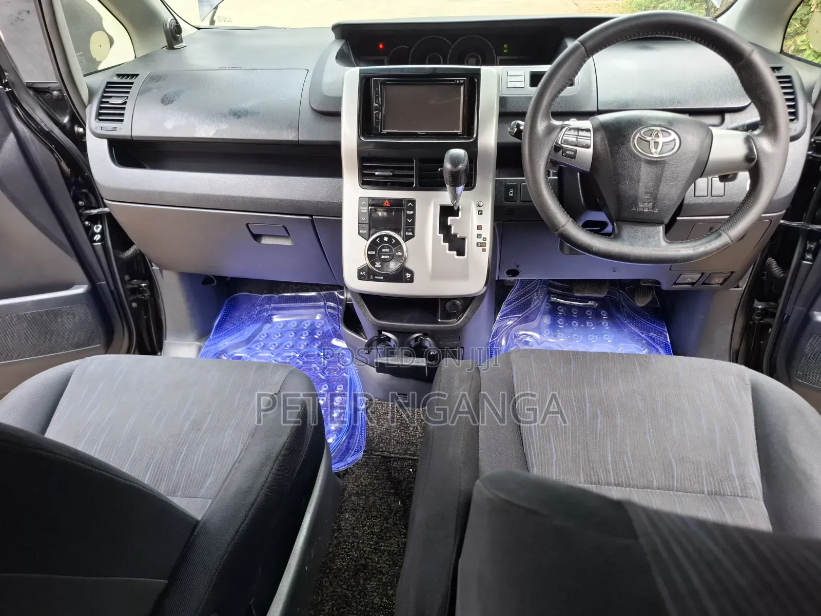 Toyota Voxy 2013 Black