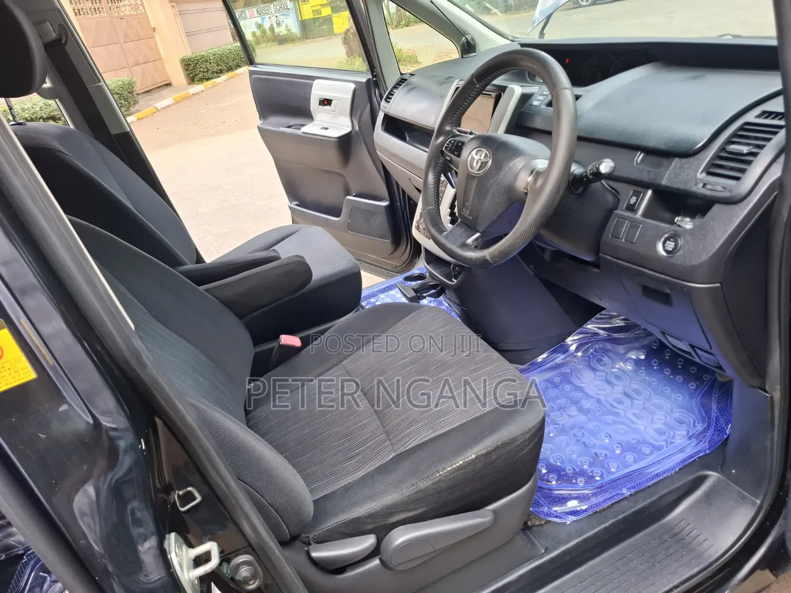 Toyota Voxy 2013 Black