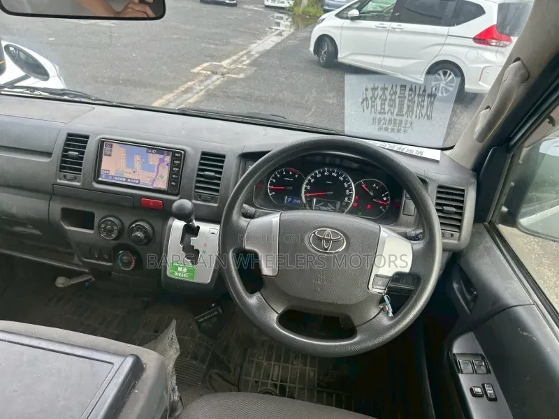 Toyota HiAce 2020 Silver