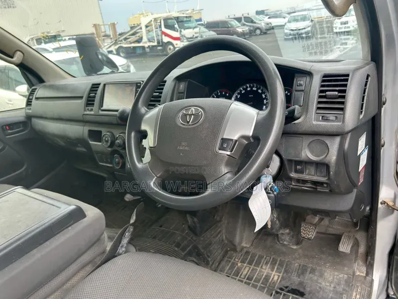 Toyota HiAce 2020 Silver