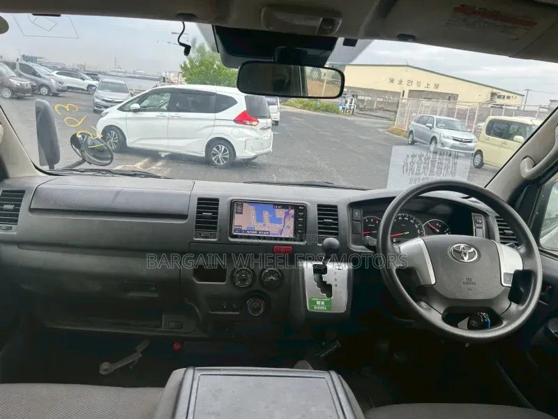 Toyota HiAce 2020 Silver