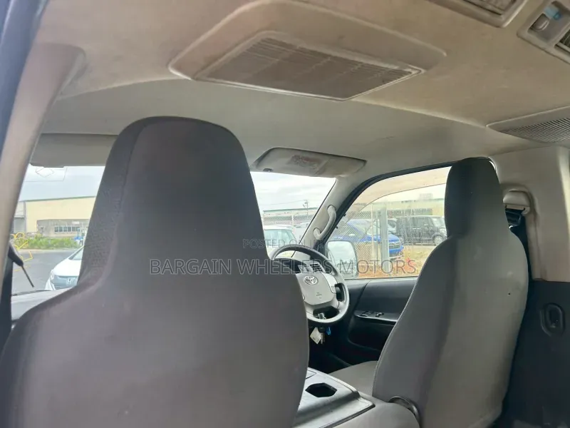 Toyota HiAce 2020 Silver