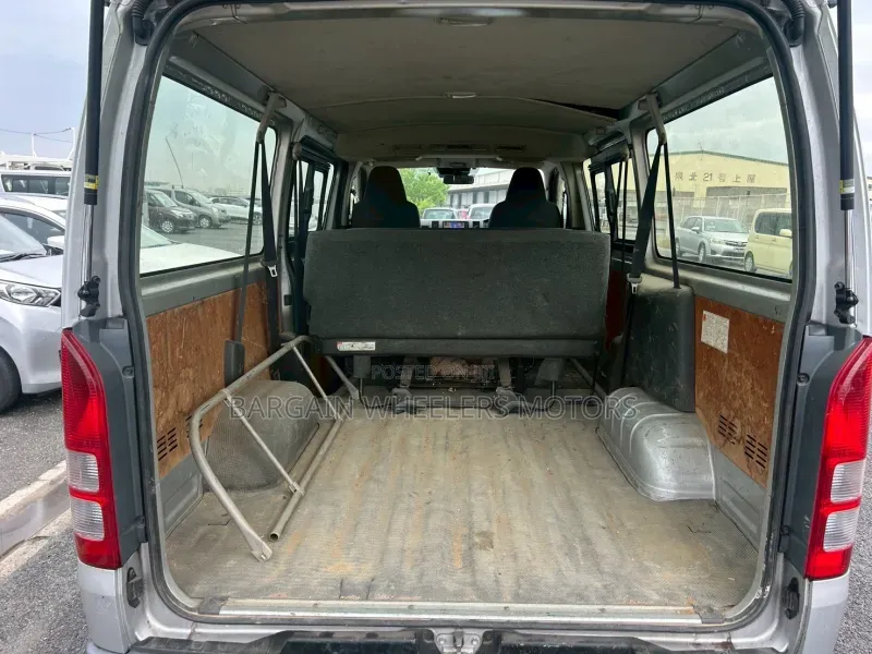 Toyota HiAce 2020 Silver