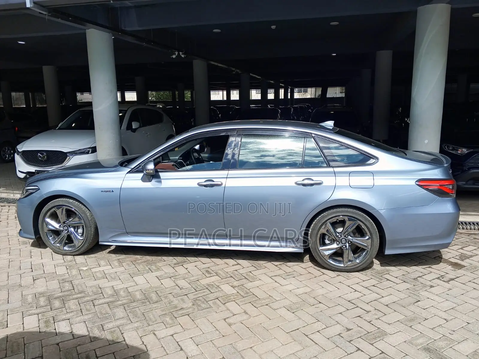 Toyota Crown 2018 Silver