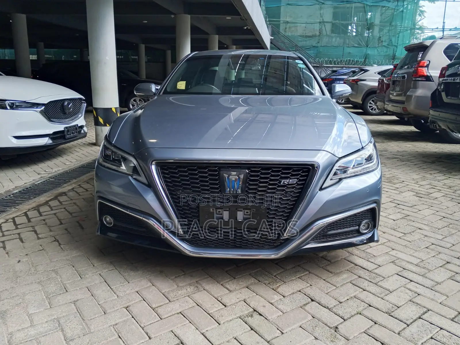 Toyota Crown 2018 Silver