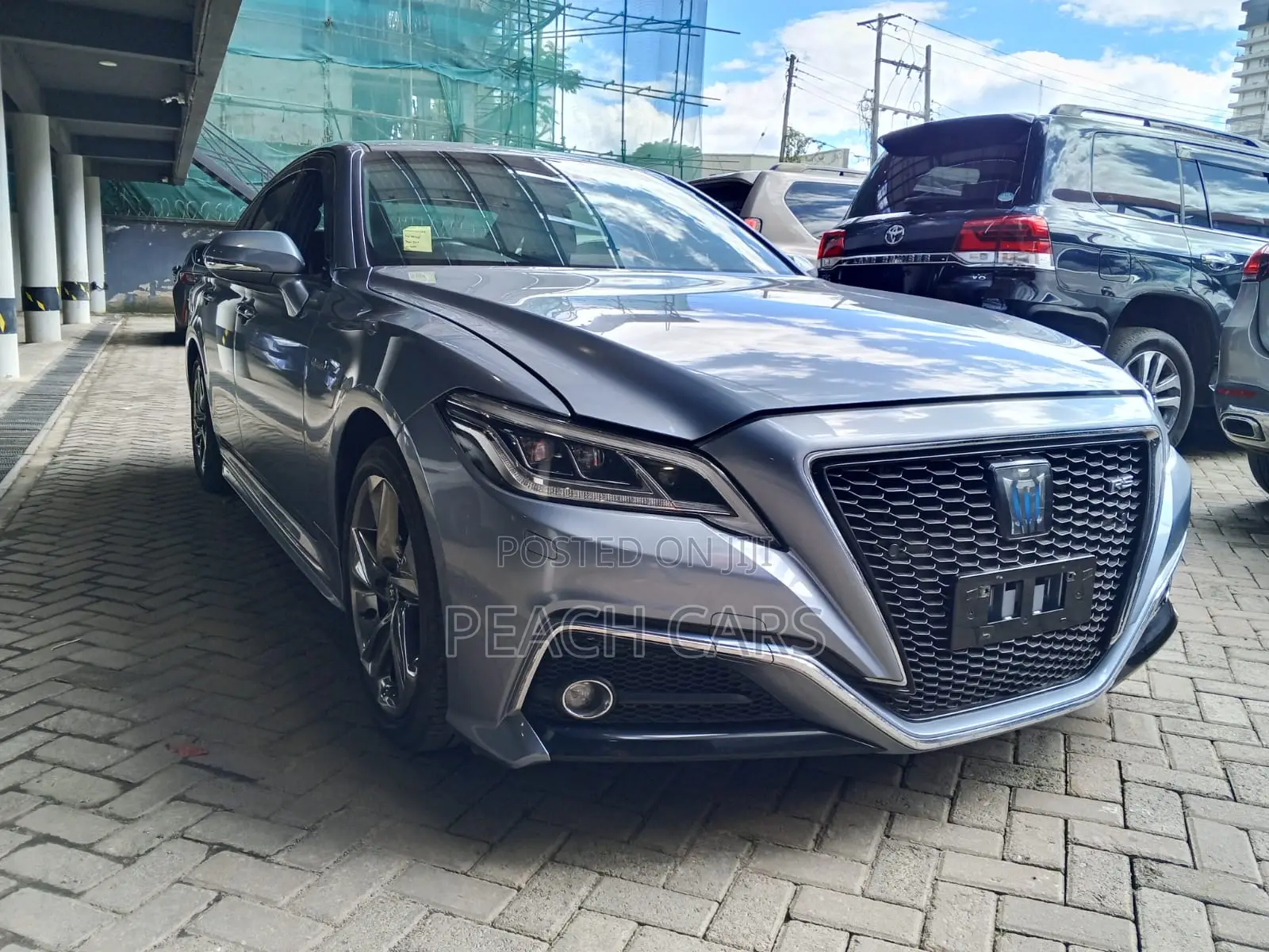 Toyota Crown 2018 Silver