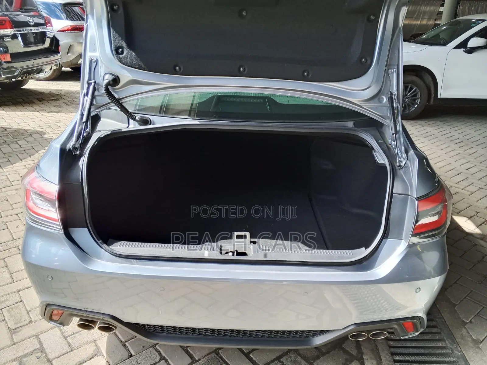 Toyota Crown 2018 Silver