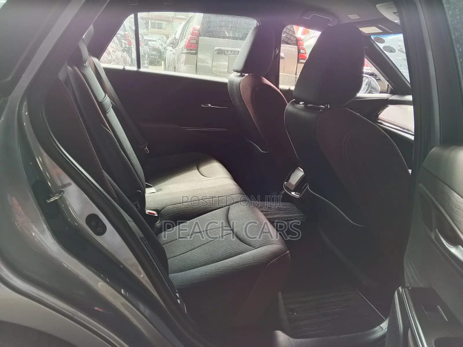Toyota Crown 2018 Silver