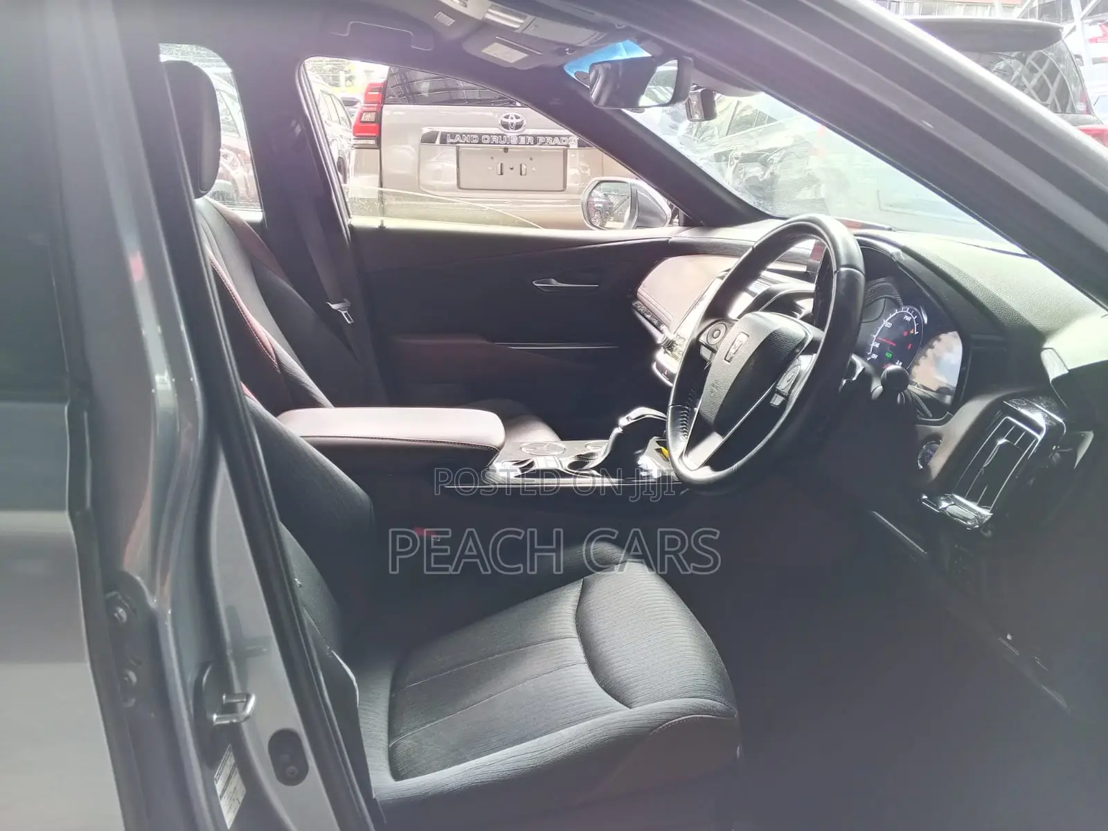 Toyota Crown 2018 Silver