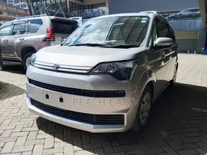 Toyota Spade 2019 Silver