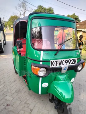 Piaggio 2021 Green
