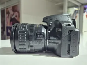 Nikon D3200 With 18-70mm F/3.5
