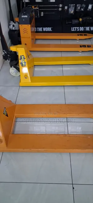 Heavy-Duty Pallet Truck