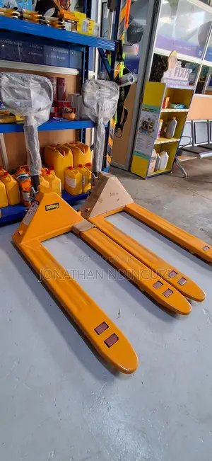 Manual Pallet Truck – Durable Design