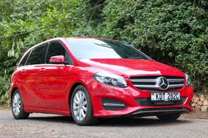 Mercedes-Benz B-Class 2017 Red