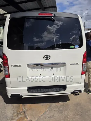 Toyota HiAce 2019