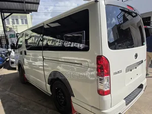 Toyota HiAce 2019