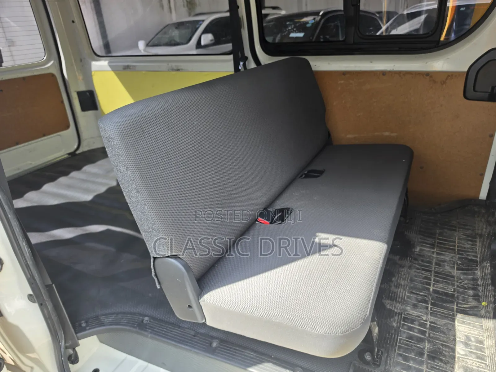 Toyota HiAce 2019