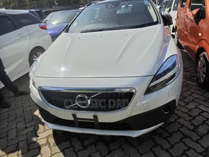 Volvo V40 2019 White