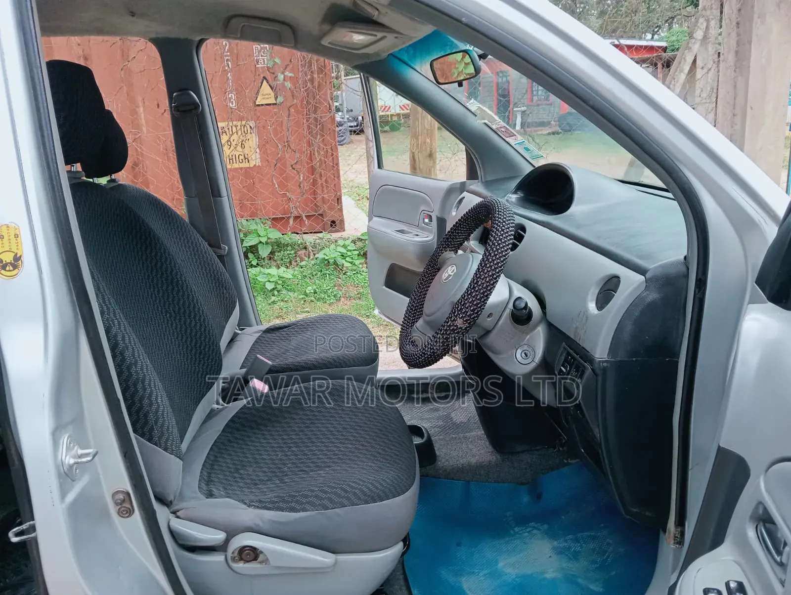 Toyota Sienta 2010 Silver