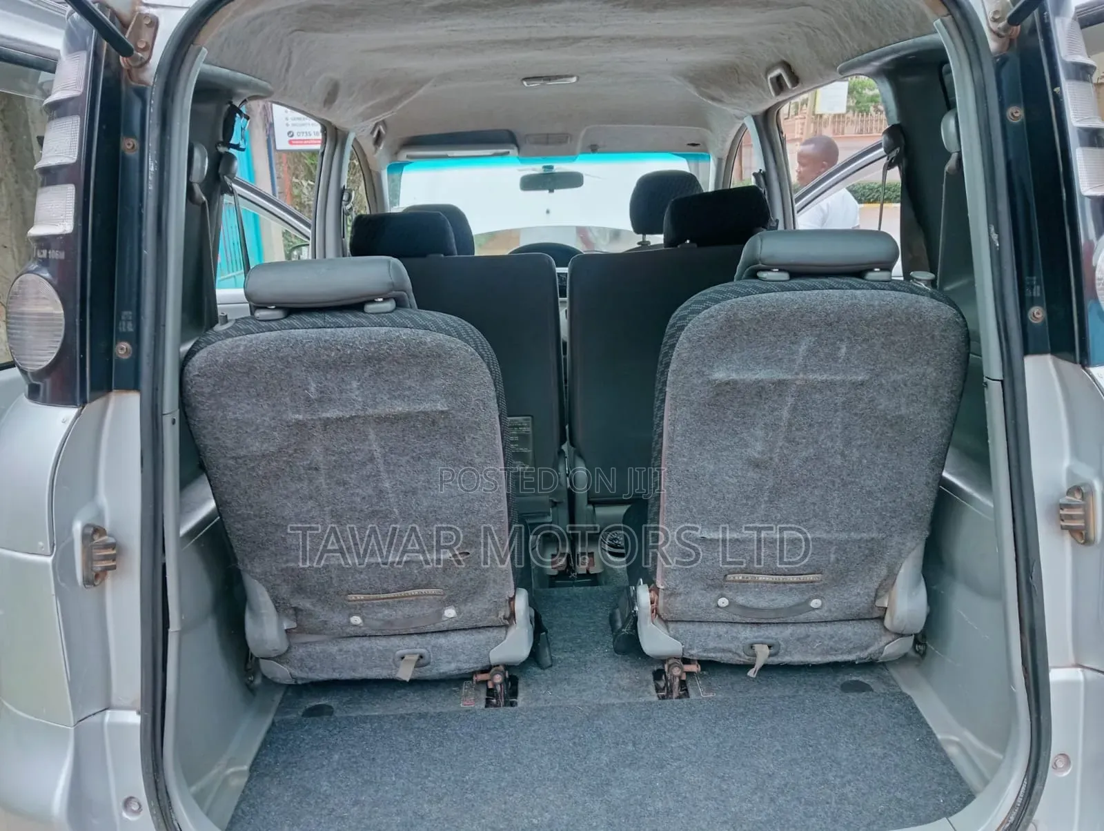 Toyota Sienta 2010 Silver