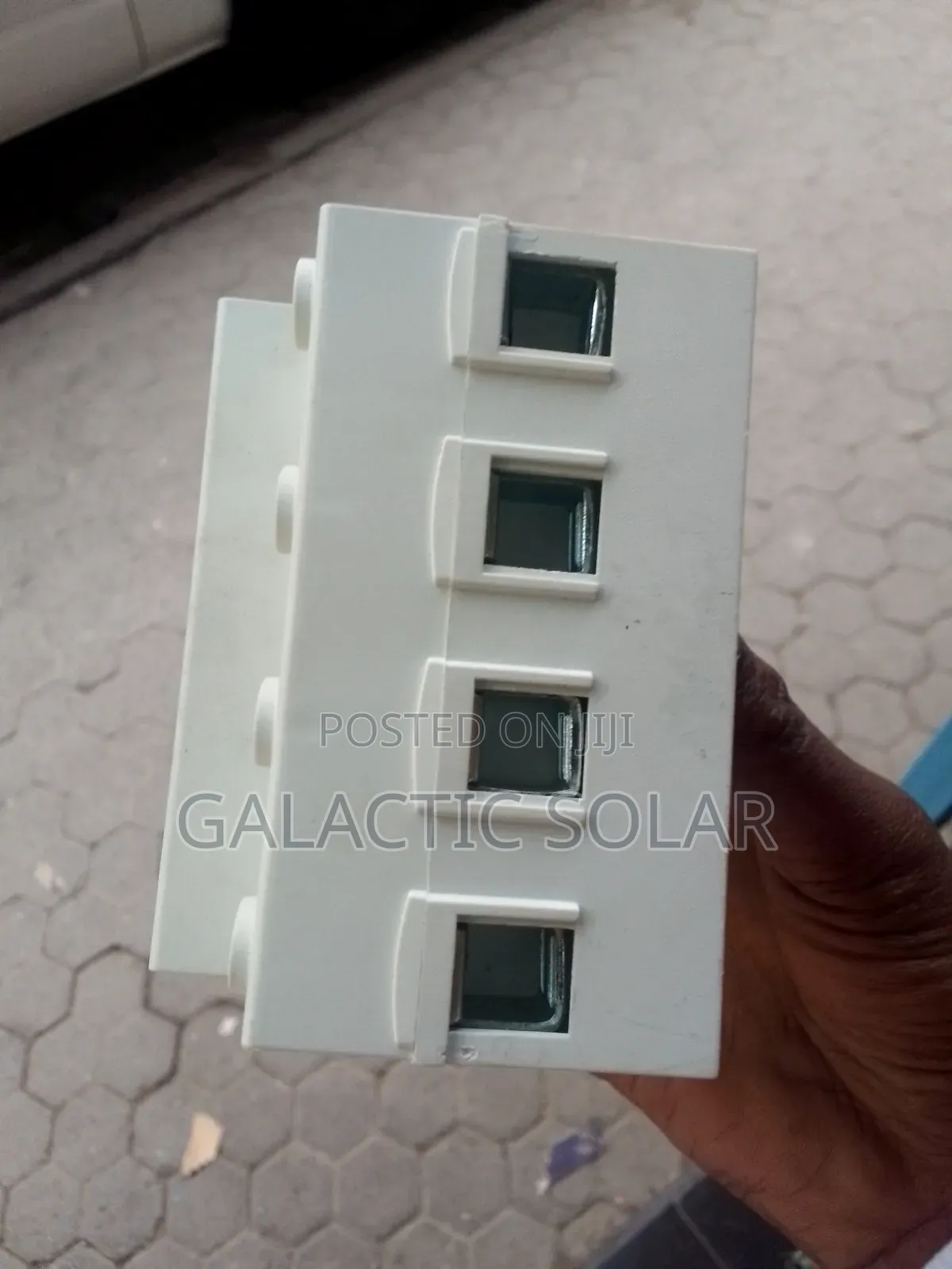 Voltage Protector 100a
