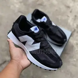 Black / White N.B 327 37-43