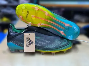 Vibrant Colored Brand New Laceless F50 Cleats Size 38-43