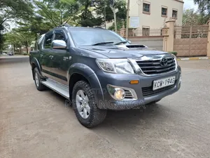 Toyota Hilux 2012 Gray