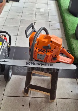 Husqvarna Petrol Powersaw 272xp Heavy Duty
