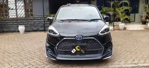 Toyota Sienta 1.5 Hybrid FWD 2019 Black