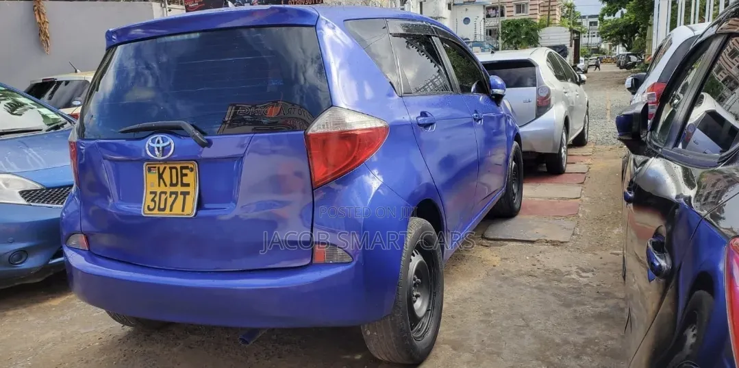 Toyota Ractis 2014 Blue