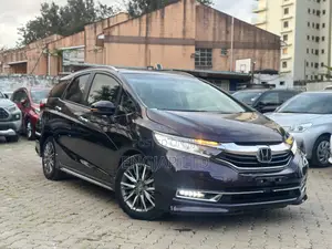 Honda Fit Shuttle 1.5 Hybrid 2WD 2019 Maroon