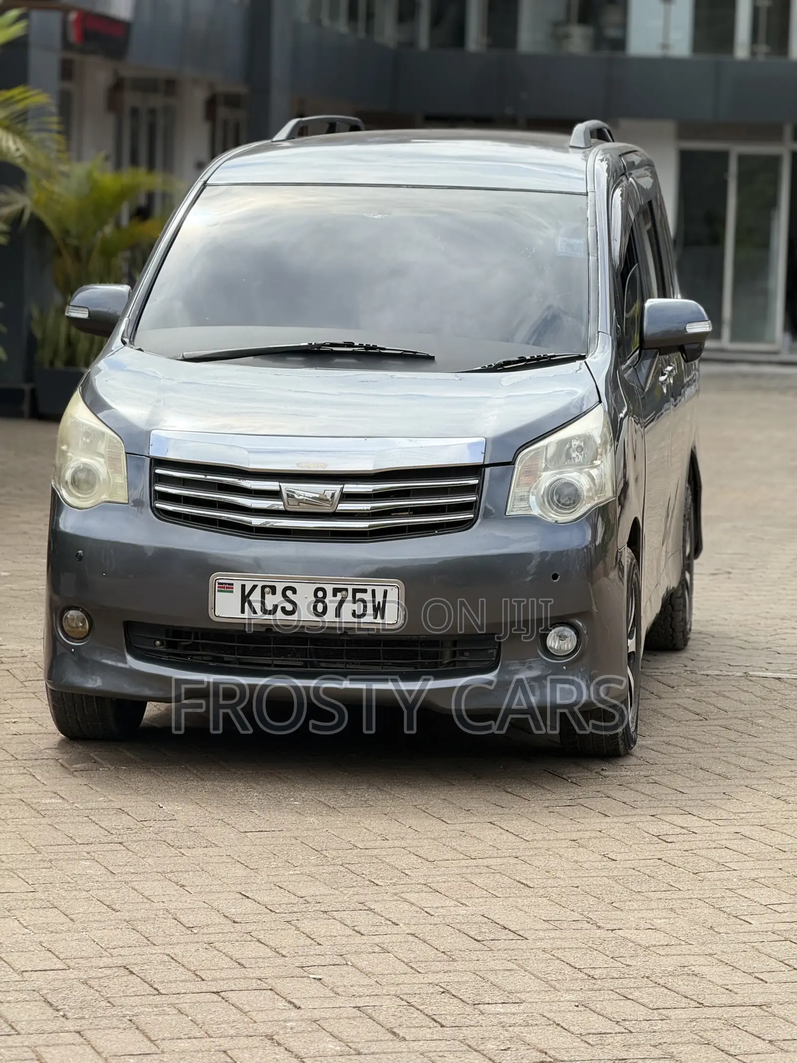 Toyota Noah 2012 Gray